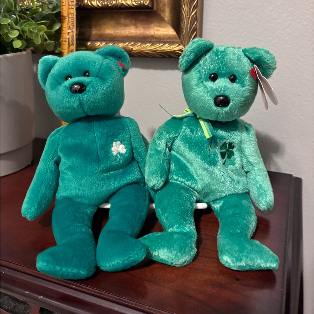 Set of two Ty Beanie Babies Green and Glittery St. Paddy’s Day Plush Bears